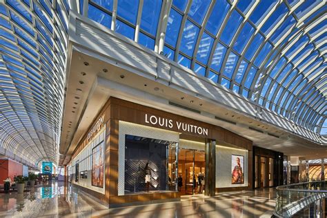 louis vuitton in chadstone.